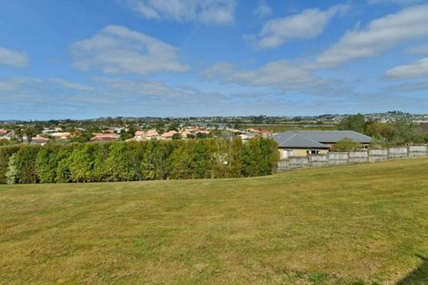 Photo of property in 110 Grovenor Drive, Orewa, 0931