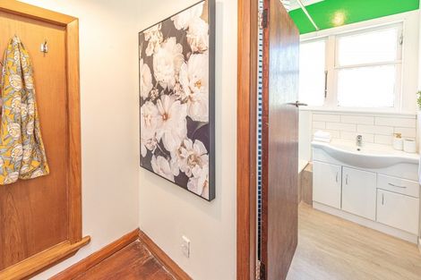 Photo of property in 18 Hutchison Crescent, Durie Hill, Whanganui, 4500