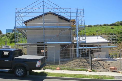 Photo of property in 42 Domett Street, Newlands, Wellington, 6037