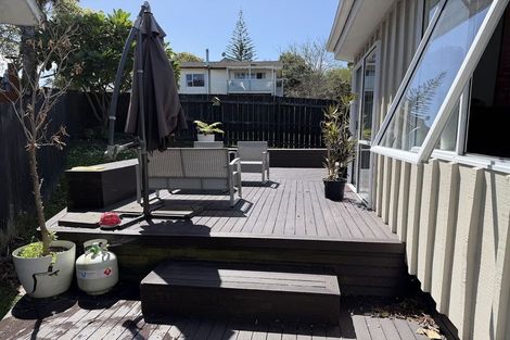 Photo of property in 2 Hanui Place, Massey, Auckland, 0614