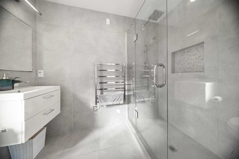 Photo of property in 31 Squirrel Lane, Browns Bay, Auckland, 0630