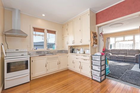 Photo of property in 135 Roberts Line, Kelvin Grove, Palmerston North, 4414