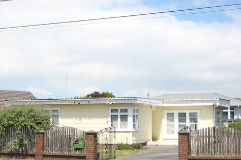 Photo of property in 2/106 Marlow Road, Aranui, Christchurch, 8061