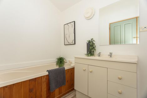 Photo of property in 10 Ure Street, South Hill, Oamaru, 9400