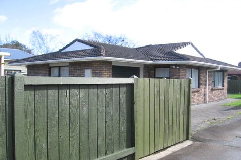 Photo of property in 2 Gregory Close, Palmerston North, 4414