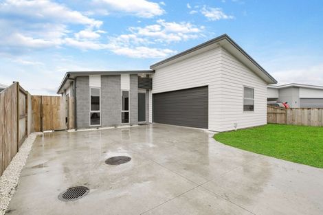 Photo of property in 21 Saddlers Way, Papamoa, 3118