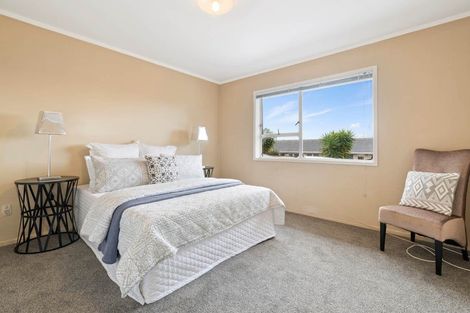 Photo of property in 2/93 Panama Road, Mount Wellington, Auckland, 1062