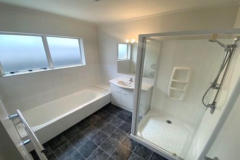 Photo of property in 35 Raumati Road, Raumati Beach, Paraparaumu, 5032