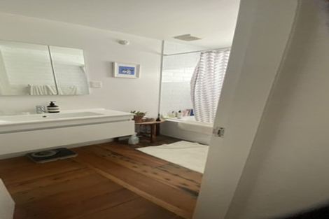 Photo of property in 28 Mortimer Terrace, Aro Valley, Wellington, 6021