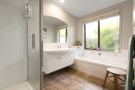 Photo of property in 5 Seabreeze Place, Papamoa Beach, Papamoa, 3118