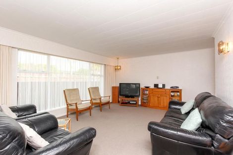 Photo of property in 13 Waiwera Place, Merrilands, New Plymouth, 4312