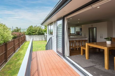 Photo of property in 86 Avondale Road, Avondale, Christchurch, 8061