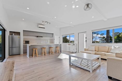 Photo of property in 7 Vipond Road, Stanmore Bay, Whangaparaoa, 0932