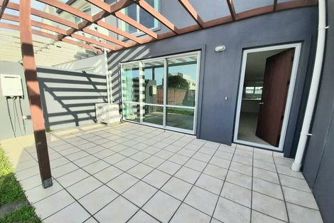 Photo of property in 9b Clearwater Cove, West Harbour, Auckland, 0618