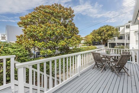 Photo of property in 18 Newman Terrace, Thorndon, Wellington, 6011