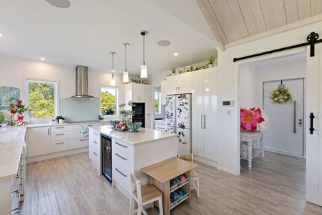 Photo of property in 51 Coutts Way, Fitzherbert, Palmerston North, 4410