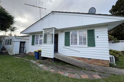 Photo of property in 1 Miltonia Avenue, Te Atatu South, Auckland, 0610