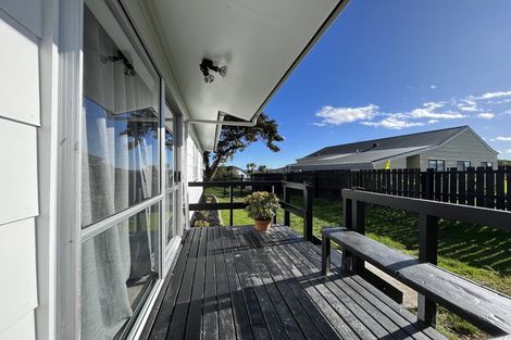 Photo of property in 2/2 Hatherley Place, Clendon Park, Auckland, 2103