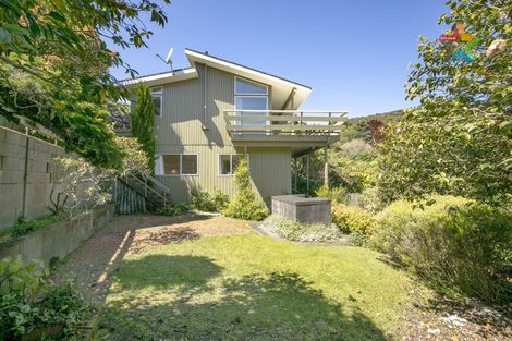 Photo of property in 16 Summit Road, Fairfield, Lower Hutt, 5011