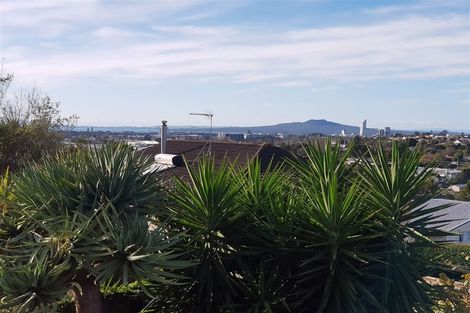 Photo of property in 2/9 Cashmere Place, Glenfield, Auckland, 0629