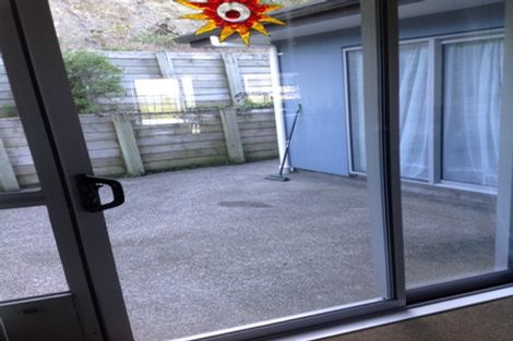 Photo of property in 36b Tamworth Crescent, Newlands, Wellington, 6037