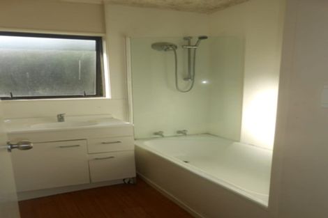 Photo of property in 3/106 Shifnal Drive, Randwick Park, Auckland, 2105