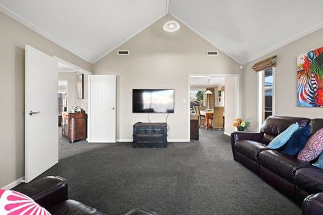 Photo of property in 6 Sovereign Place, Rototuna North, Hamilton, 3210