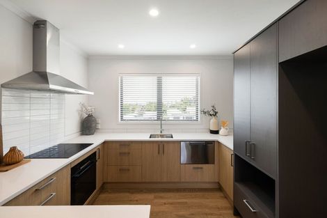 Photo of property in 6 Ruakiwi Road, Hamilton Lake, Hamilton, 3204