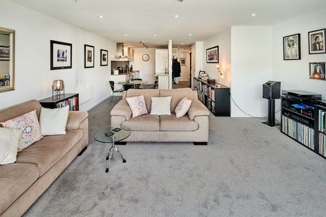 Photo of property in Portal Apartments, 6a/42 Cable Street, Te Aro, Wellington, 6011