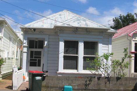 Photo of property in 122 Elizabeth Street, Mount Victoria, Wellington, 6011