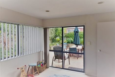 Photo of property in 8 Dunn Place, Farm Cove, Auckland, 2010