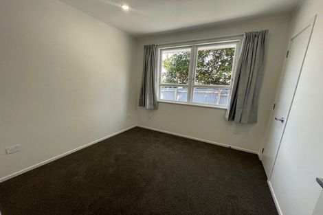 Photo of property in 35 Tarata Crescent, Mangere Bridge, Auckland, 2022