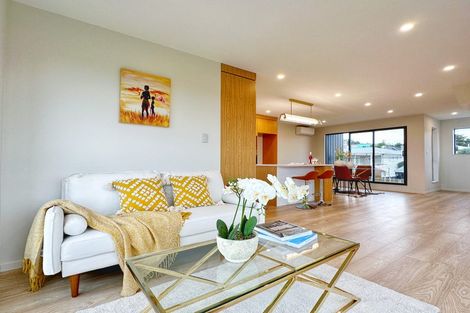 Photo of property in 10f Robert Burke Place, Henderson, Auckland, 0612