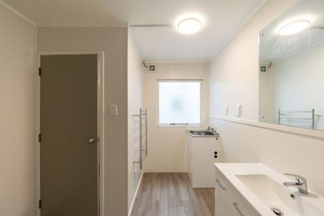 Photo of property in 1/2 Ruakiwi Road, Hamilton Lake, Hamilton, 3204