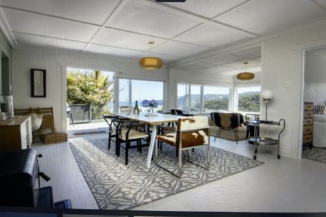 Photo of property in 42 Rayner Road, Piha, 0772