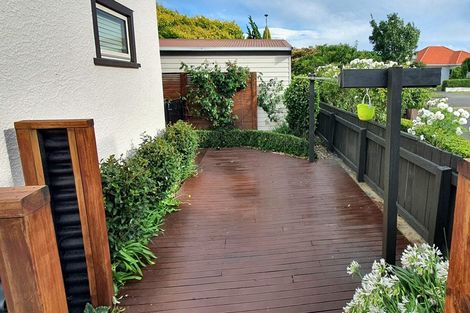 Photo of property in 31 Puriri Terrace, Roslyn, Palmerston North, 4414