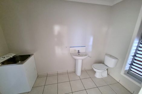 Photo of property in 9b Clearwater Cove, West Harbour, Auckland, 0618