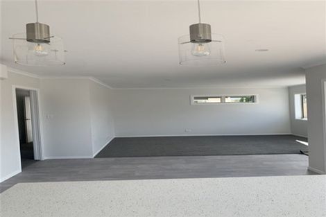 Photo of property in 4 Van Baarle Close, Carterton, 5713