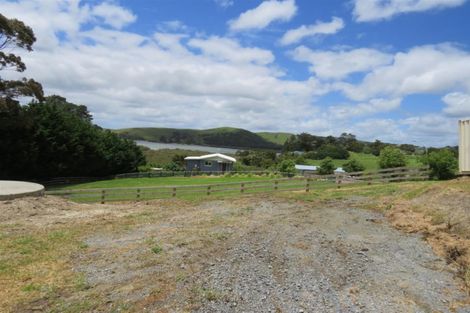 Photo of property in 4 Heaths Way, Pahi, Paparoa, 0571