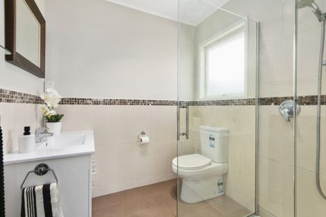 Photo of property in 17 Lindis Place, Mangere Bridge, Auckland, 2022