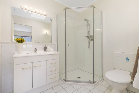 Photo of property in 6a Fayette Place, Te Atatu South, Auckland, 0610