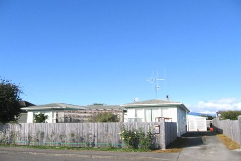 Photo of property in 28 Atmore Avenue, Otaki, 5512