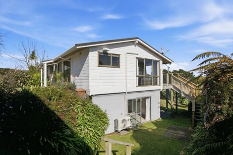 Photo of property in 17a Saint Ives Grove, Whalers Gate, New Plymouth, 4310