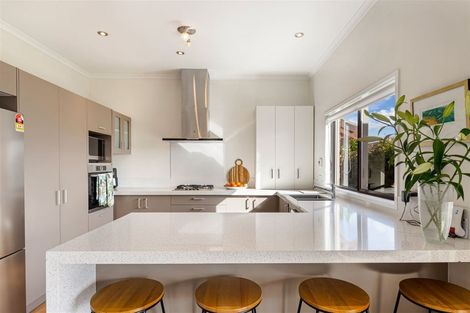 Photo of property in 10 Seamount Drive, Red Beach, 0932