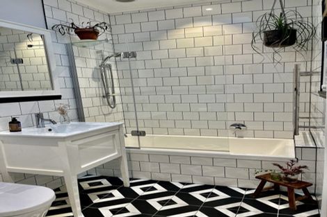 Photo of property in 58 Glen Road, Kelburn, Wellington, 6012