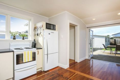 Photo of property in 2/3 Copley Street, New Lynn, Auckland, 0600