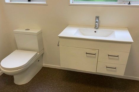 Photo of property in 2/49 Maungaraki Road, Korokoro, Lower Hutt, 5012