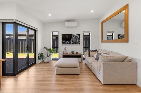 Photo of property in 27 Hikawera Drive, Frimley, Hastings, 4120