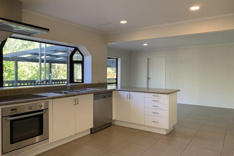 Photo of property in 2/20 Lagoon Way, West Harbour, Auckland, 0618