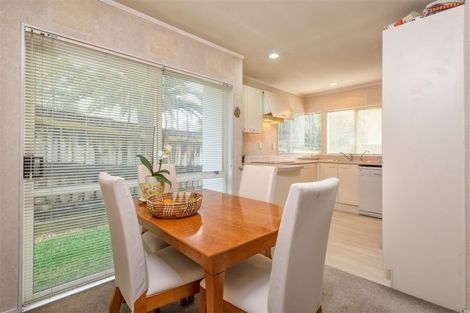 Photo of property in 2/5 Juvena Place, Clover Park, Auckland, 2019